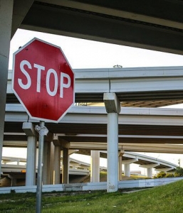 Photo of I-35 in Fort Worth by Lars Plougmann licensed under CC BY 2.0.