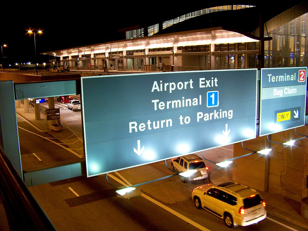 1280px-Remembering_macho_grande_-_panoramio