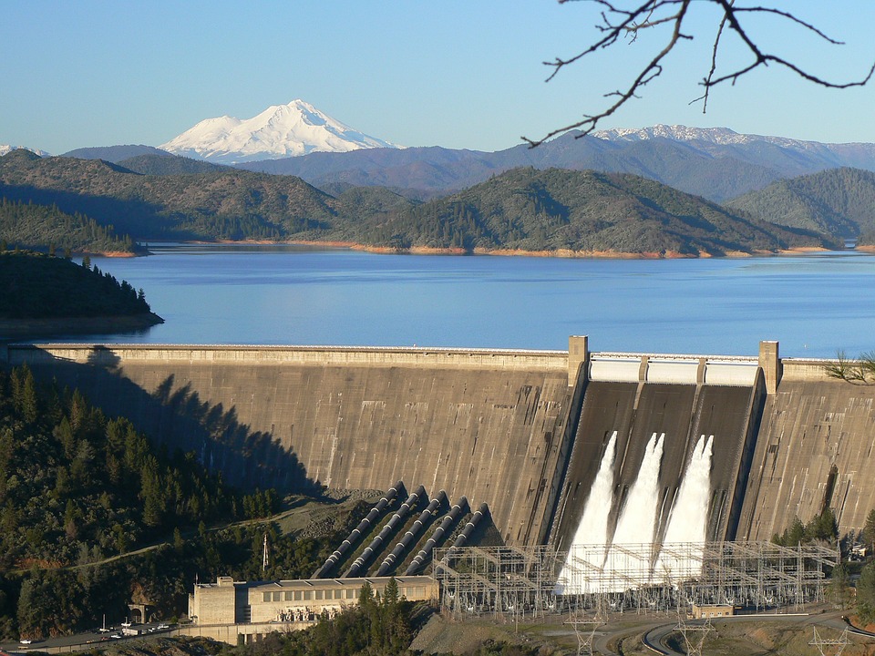 shasta dam President supports funding non essential California infrastructure project … but fights funding for critical New York project impacting 800,000 motorists a day and 20% of GDP
