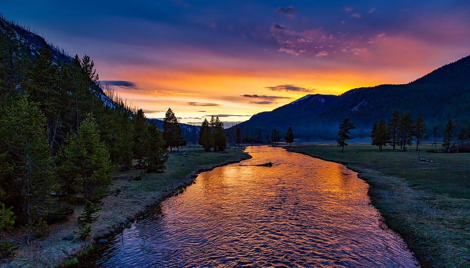 yellowstone national park 1589616 960 720 Lots of opportunities to improve infrastructure, privatize at national parks